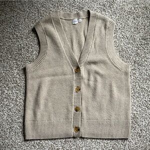 Women’s GAP Cream Sweater Vest - Size L
